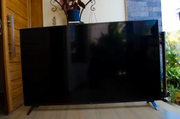 LG TELEVISION FOR SALE - Image 4
